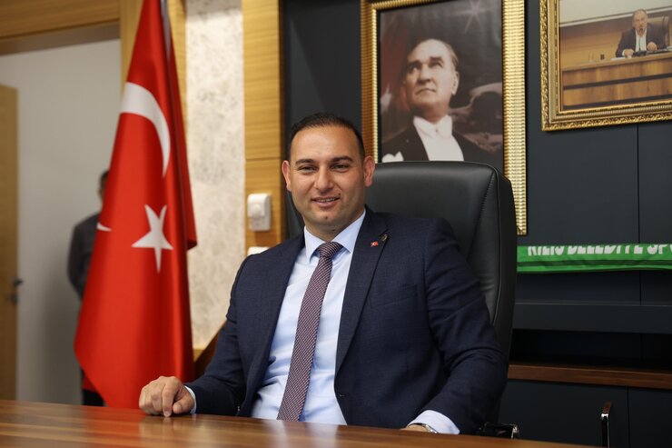 Kilis Belediye Başkanı Bilecen'in Eski Paylaşımları AKP Görüşmelerini Askıya Aldırdı