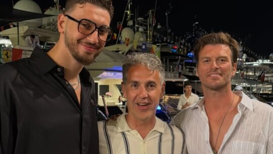 Kıvanç Tatlıtuğ ile NBA yıldızı Alperen Şengün, Monaco Grand Prix'si sırasında...