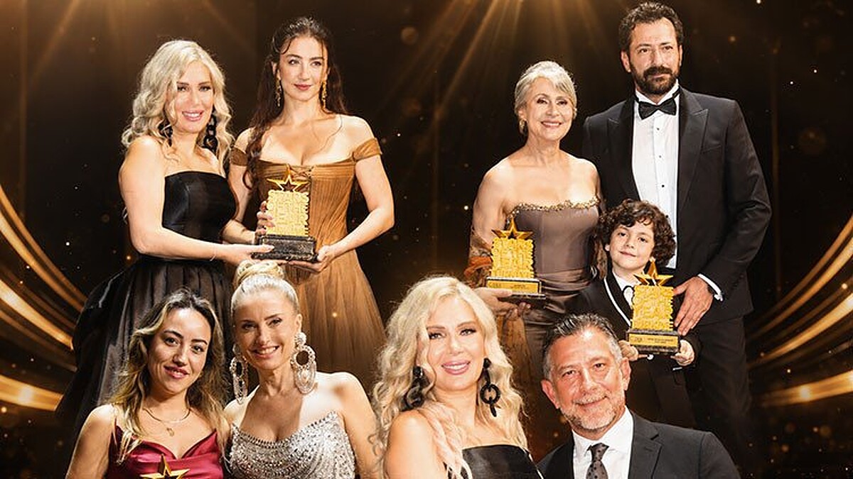 Deniz Bayramoğlu Yılın En İyi Erkek Haber Sunucusu Seçildi