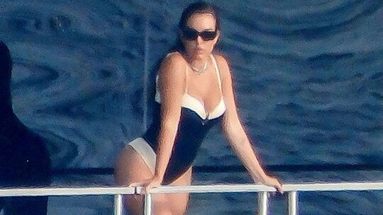 Georgina Rodriguez, Mallorca açıklarında lüks yat güvertesinde fotoğraf çekimine...