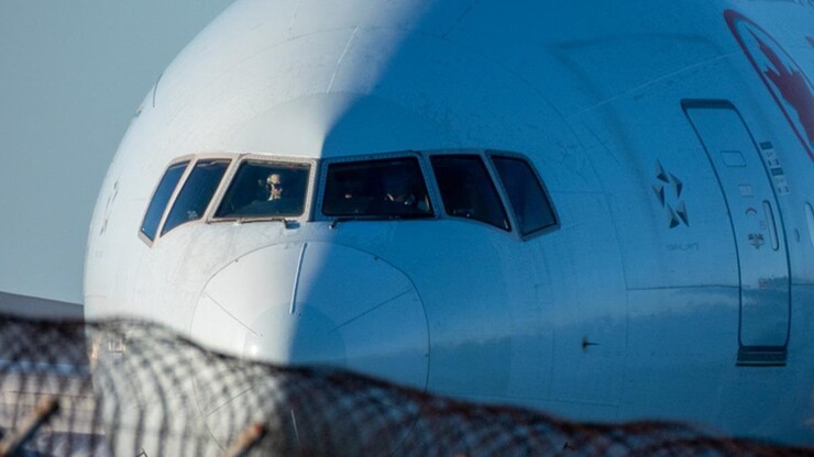 Eski Air Canada pilotu Geoffrey Wall, gerekli üst düzey lisansa sahip olmadan...