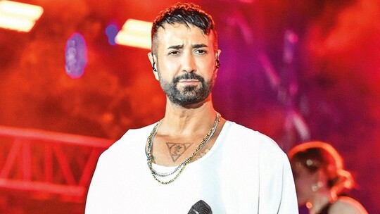 Tan Taşçı, "Sende De Benden Var" turnesiyle İstanbul'da 20 gün içinde üç stat...
