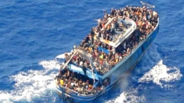 Yunanistan'da Halk Batırılan Göçmen Teknesinin Hesabını Soruyor!