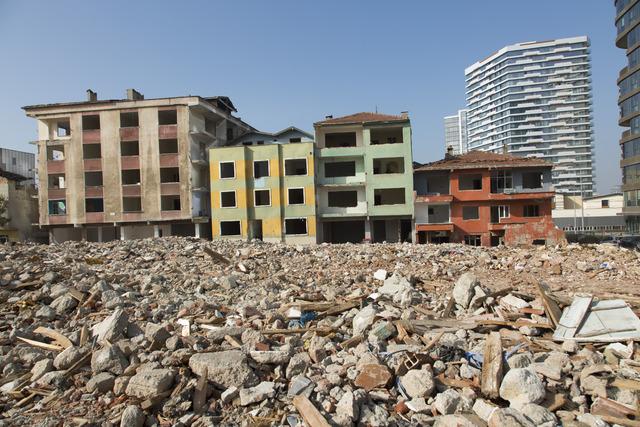 İstanbul'daki Deprem Tehlikesi: Prof. Dr. Celal Şengör Çanakkale'ye Taşınıyor