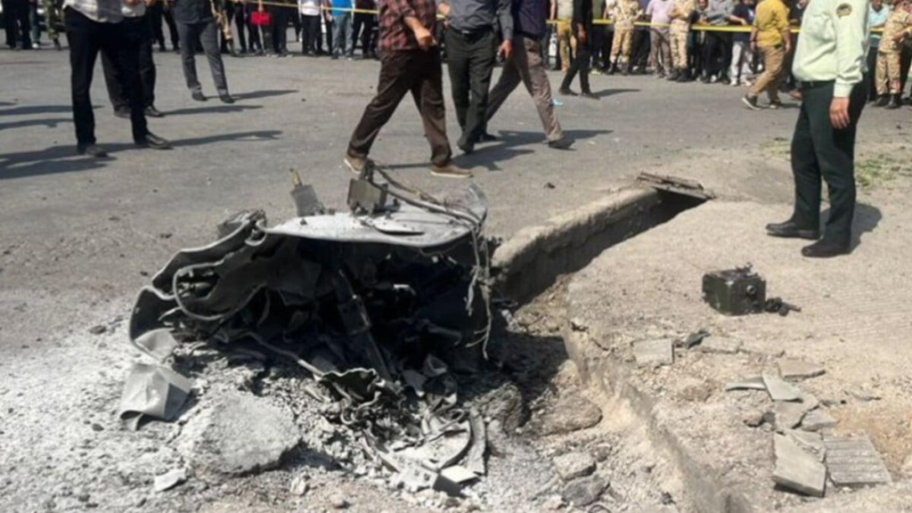 İran'da İha Düştü, 2 Kişi Yaralandı