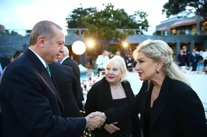 Muazzez Ersoy'dan Sert Çıkış: Cumhurbaşkanı Erdoğan İle Dostluğum Suç Mu?