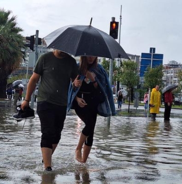 Orta Ve Doğu Karadeniz'de Kuvvetli Yağışlar Bekleniyor: Meteoroloji Uyarıyor!
