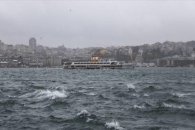 İstanbul'da Lodosun Şiddeti Artıyor: Fırtına Ve Sağanak Yağmur Bekleniyor