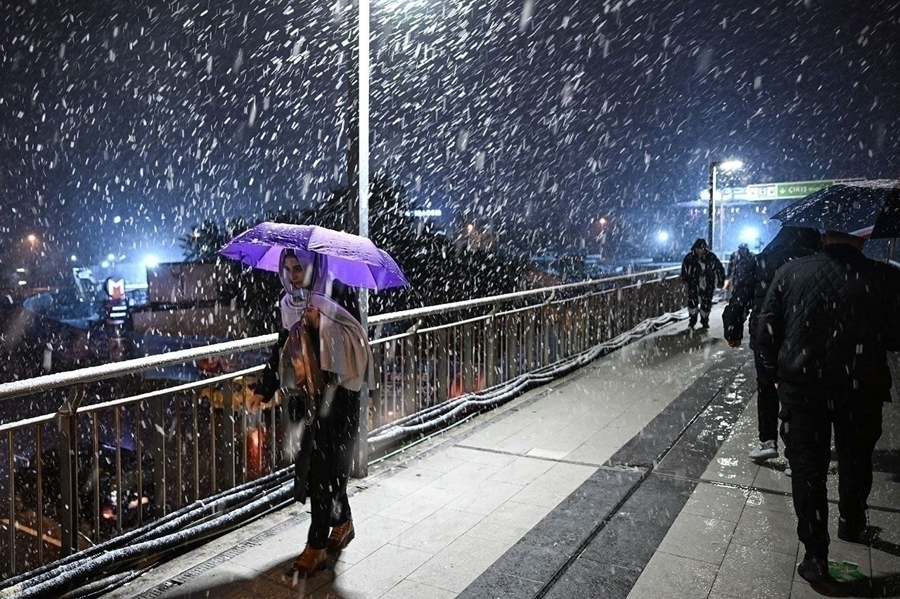 İstanbul’da Okullara Kar Tatili! Fırtına Devam Ediyor…