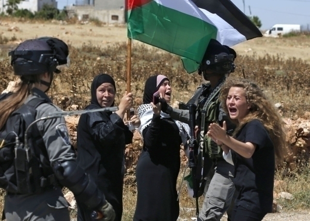 İsrail Askerleri Cesur Kız Ahid Et-temimi'yi Gözaltına Aldı