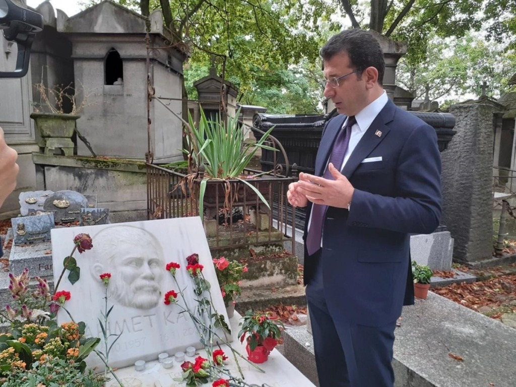 Ekrem İmamoğlu, Ahmet Kaya'nın Mezarını Ziyaret Etti