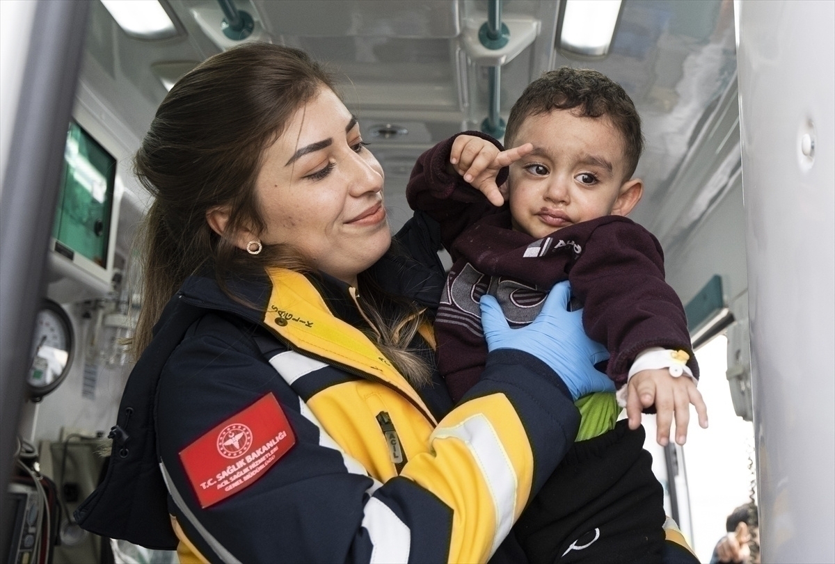 Gazze'de Yaralanan Çocuklar Tahliye Edildi! Türkiye'ye Getirildiler...