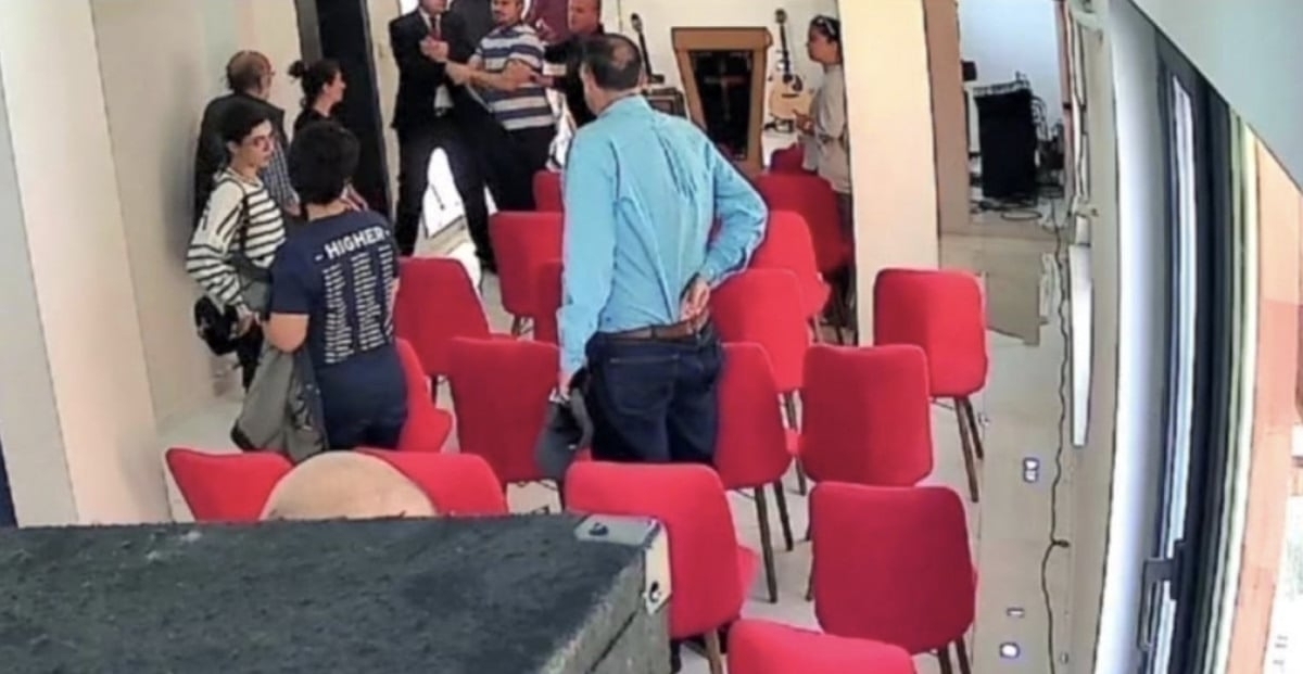 Eskişehir'de Kilisede Pastöre Tokat Atıp "Hoş Görüsünü Denedim" Dedi!