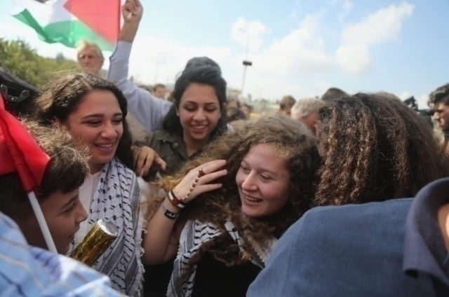 İsrail Askerleri Cesur Kız Ahid Et-temimi'yi Gözaltına Aldı