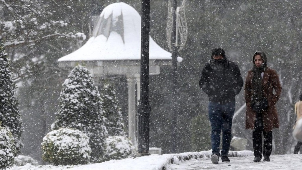 İstanbul'da Pazar Günü Kar Yağışı Bekleniyor! Meteoroloji'den Kar Uyarısı...