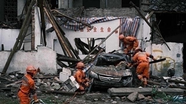 Çin'de 6,2 Şiddetindeki Deprem! 111 Kişi Öldü...