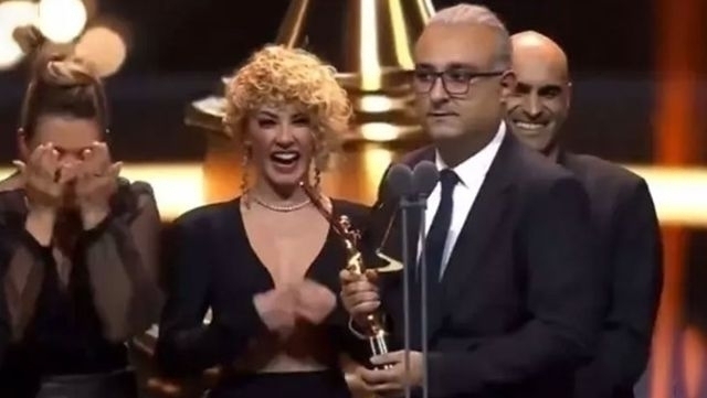 Kerem Bürsin, Altın Kelebek Ödüllerinde Türkçe Ve İngilizceyi Karıştırınca Konuşamadı!