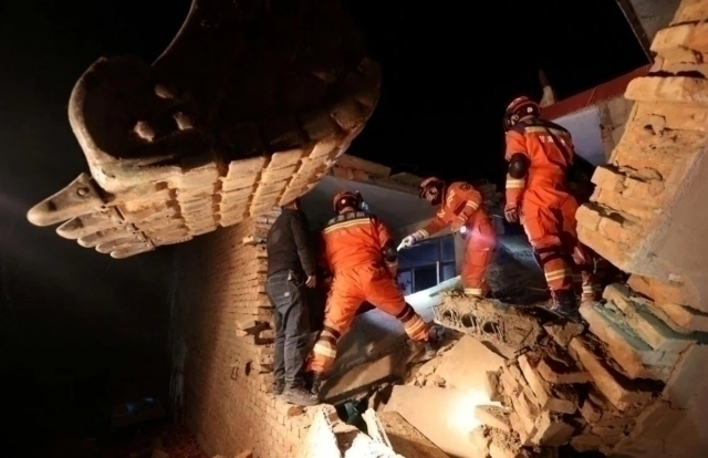 Çin'de 6,2 Şiddetindeki Deprem! 111 Kişi Öldü...