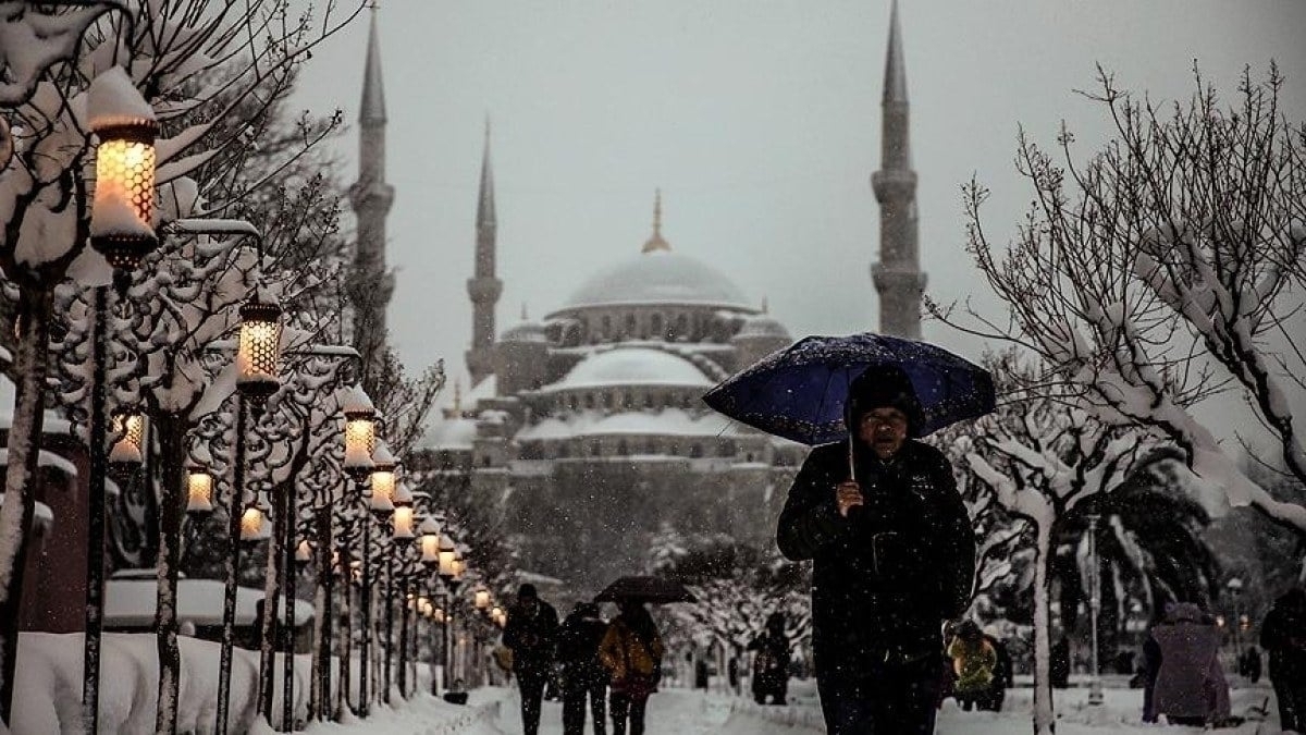 Meteoroloji: Cuma Ve Cumartesi İstanbul'a Kar Geliyor!