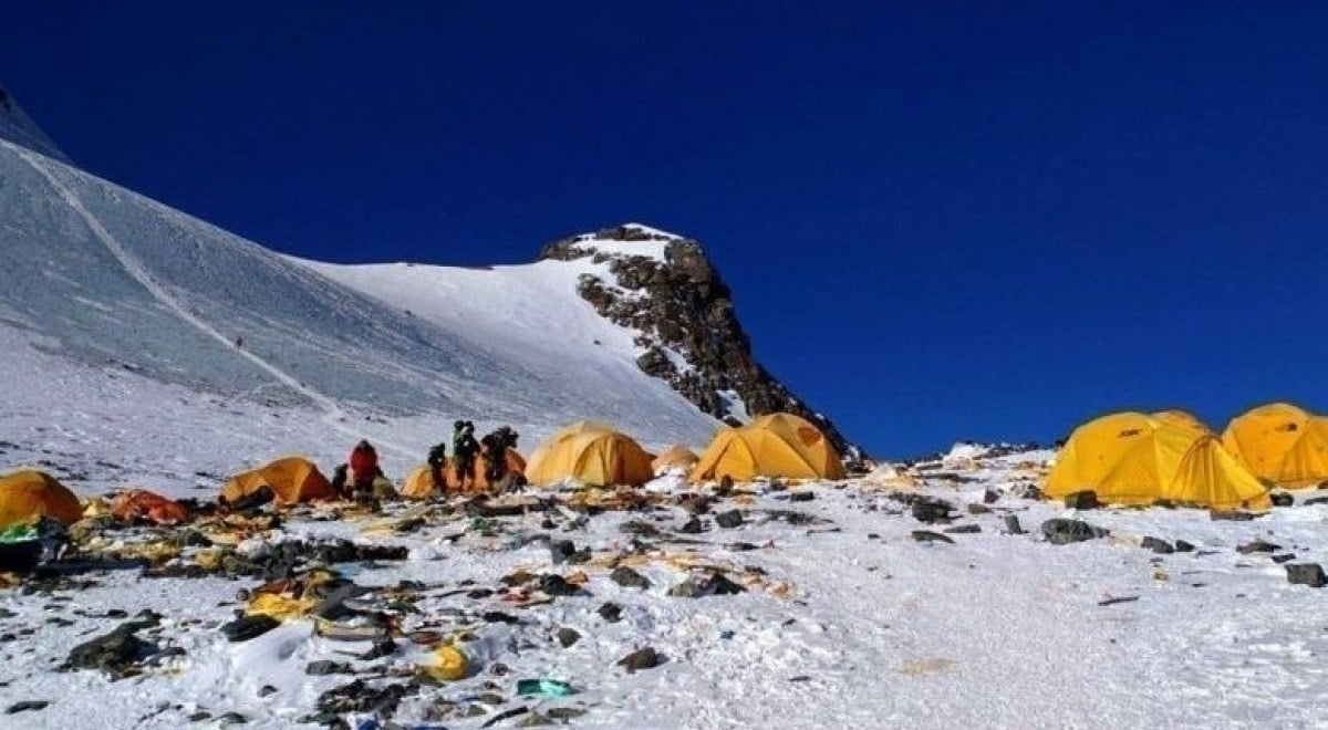 Everest Dağında Kamp Yapan Dağcılara Dışkı Yasağı!