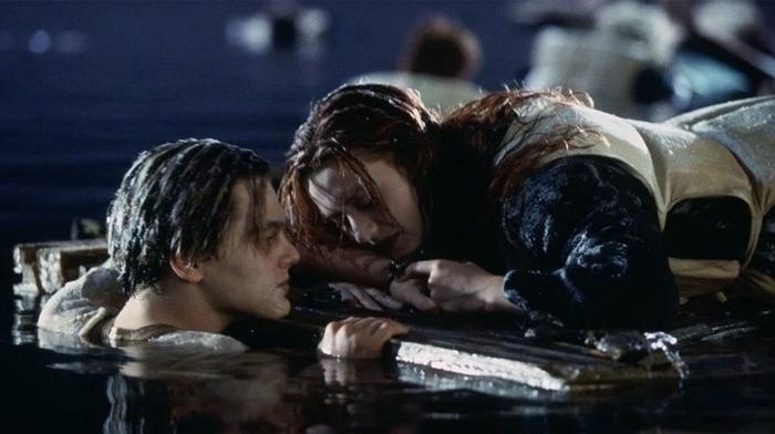 Titanic Filmindeki Ünlü Kapı Müzayedede Satıldı