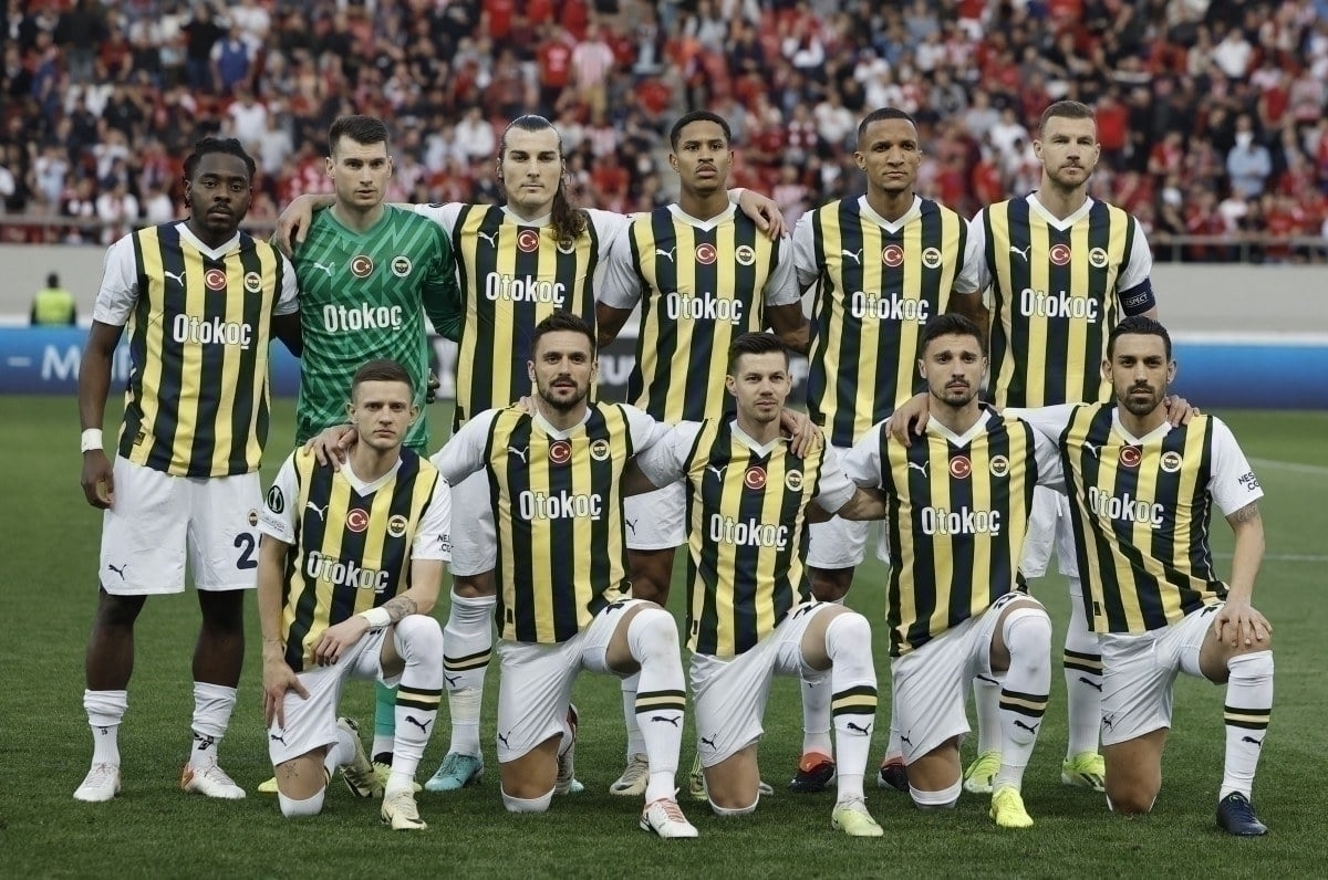 Fenerbahçe Taraftarı Eleştiriyor: Rotasyon Kararı Tartışma Yarattı