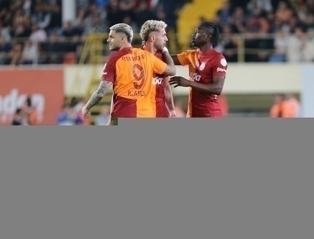 Galatasaray, Alanyaspor'u 4-0 Mağlup Ederek Liderliği Geri Aldı