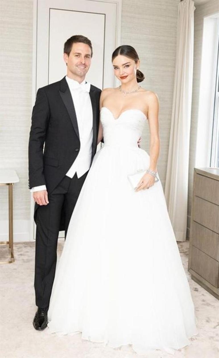 Miranda Kerr Ve Evan Spiegel Mutlu Evliliklerinin Sırrını Açıkladı