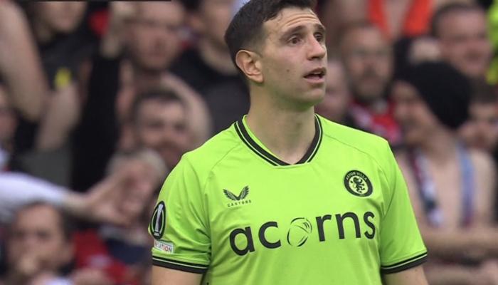 Aston Villa, Lille'i Penaltılarda Devirdi! Emiliano Martinez'in İkinci Sarı Kartı Şaşkınlık Yarattı