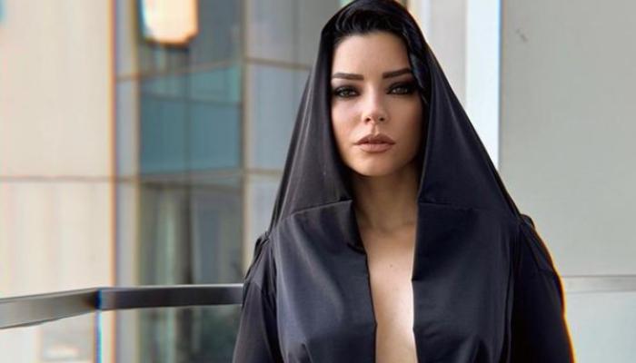 Merve Boluğur, Siyah Mini Elbiseyle Sosyal Medyayı Salladı!