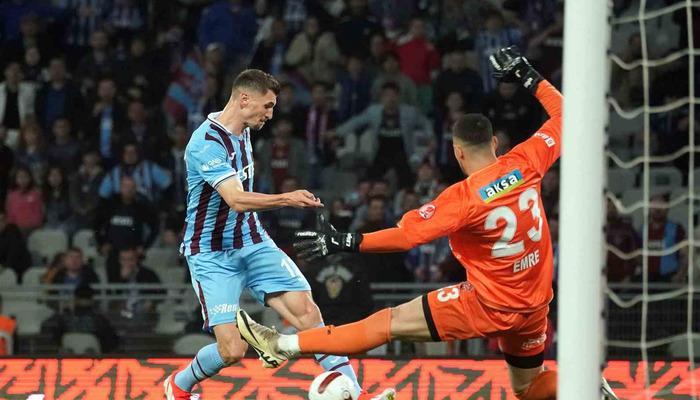 Trabzonspor, Fatih Karagümrük'ü 4-0 Mağlup Ederek Ztk Finaline Yükseldi