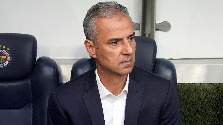 Fenerbahçe Teknik Direktörü İsmail Kartal'a Tepkiler Artıyor: İstifa Gündemde