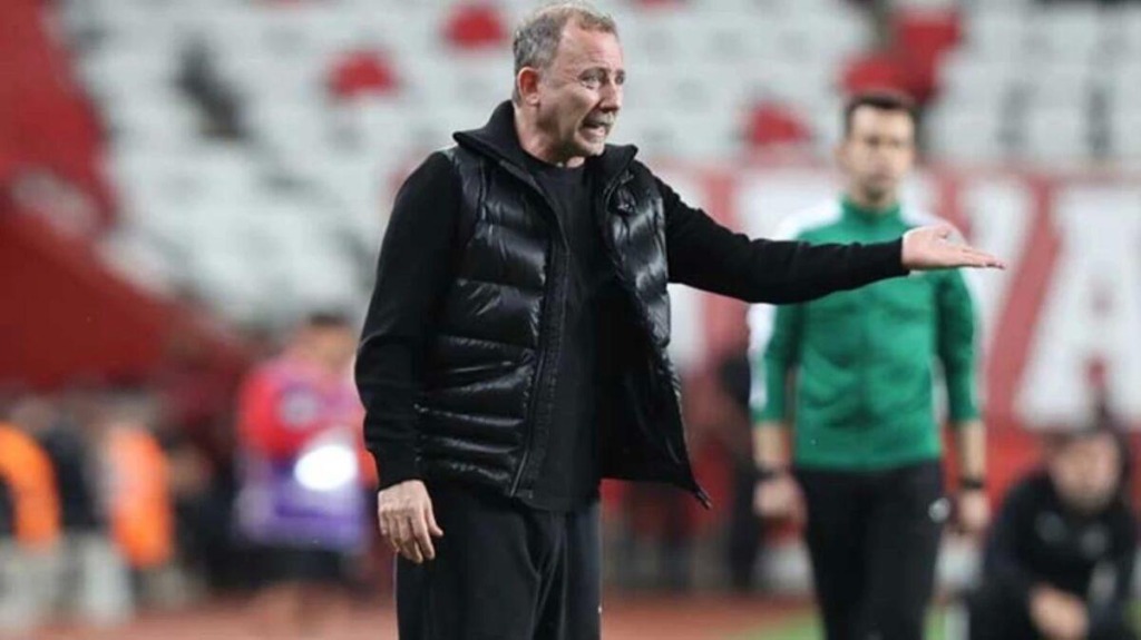 Sergen Yalçın, Sezon Sonunda Antalyaspor'dan Ayrılacak Ve Beşiktaş'a Gidecek Mi?